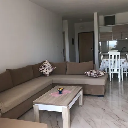 Dukaj Appartments * فلورا