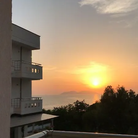 بيت ضيافة Dukaj Appartments فلورا